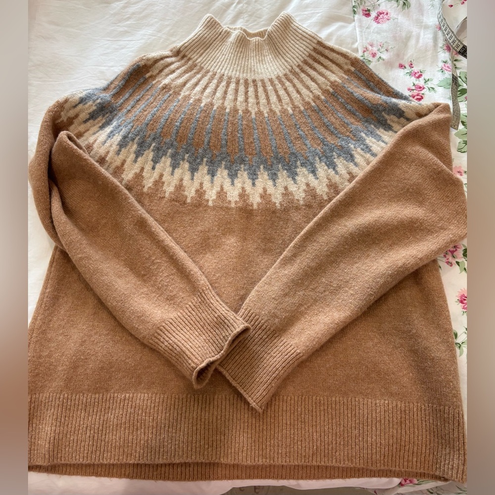 J. CREW Sz Large Fair Isle Mock Neck Sweater Supersoft Yarn Wool Camel Blue EUC - Picture 4 of 11